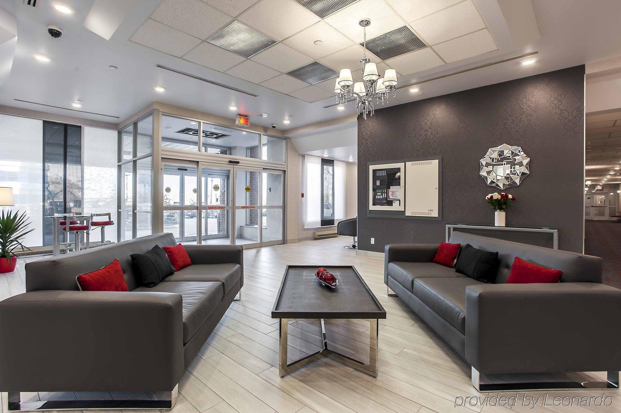 Embassy Suites By Hilton Montreal Airport Pointe-Claire Extérieur photo